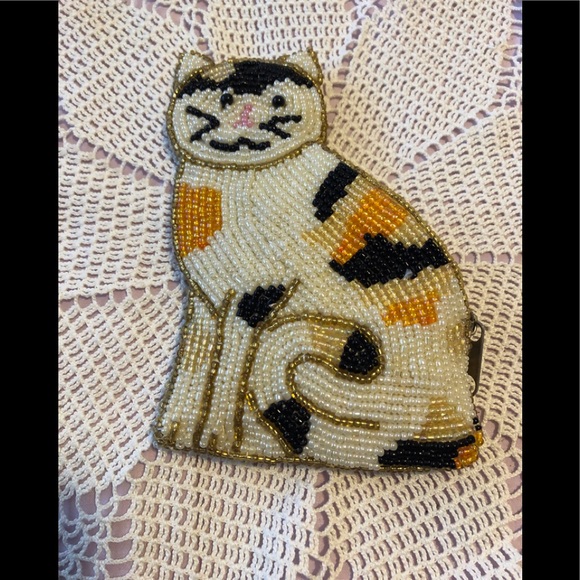 Accessories - Eye catching VTG Beaded Cat Coin purse